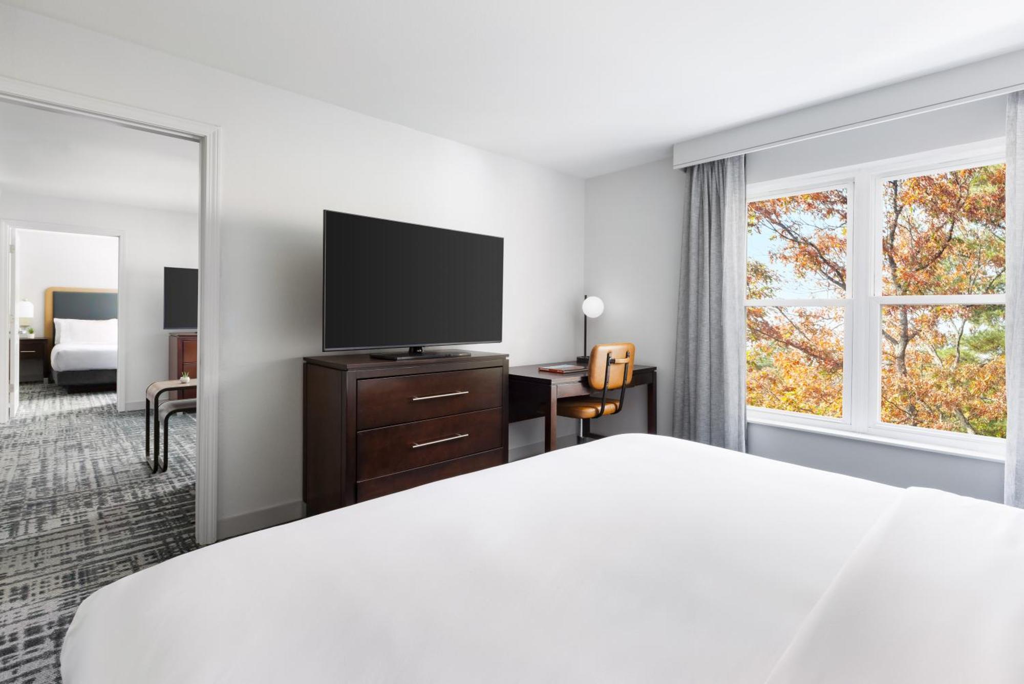 Homewood Suites By Hilton Manchester/Airport Esterno foto