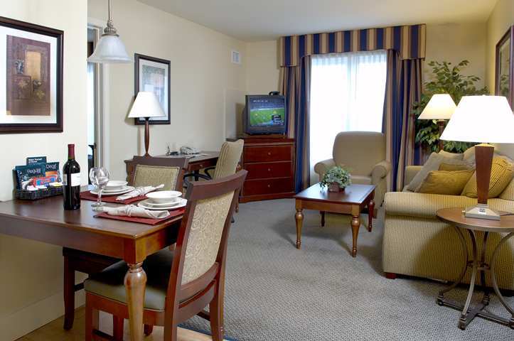 Homewood Suites By Hilton Manchester/Airport Esterno foto